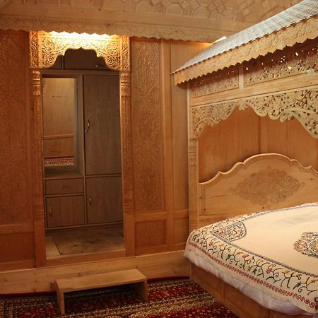 Khilona Luxury Heritage Houseboats Σριναγκάρ Εξωτερικό φωτογραφία