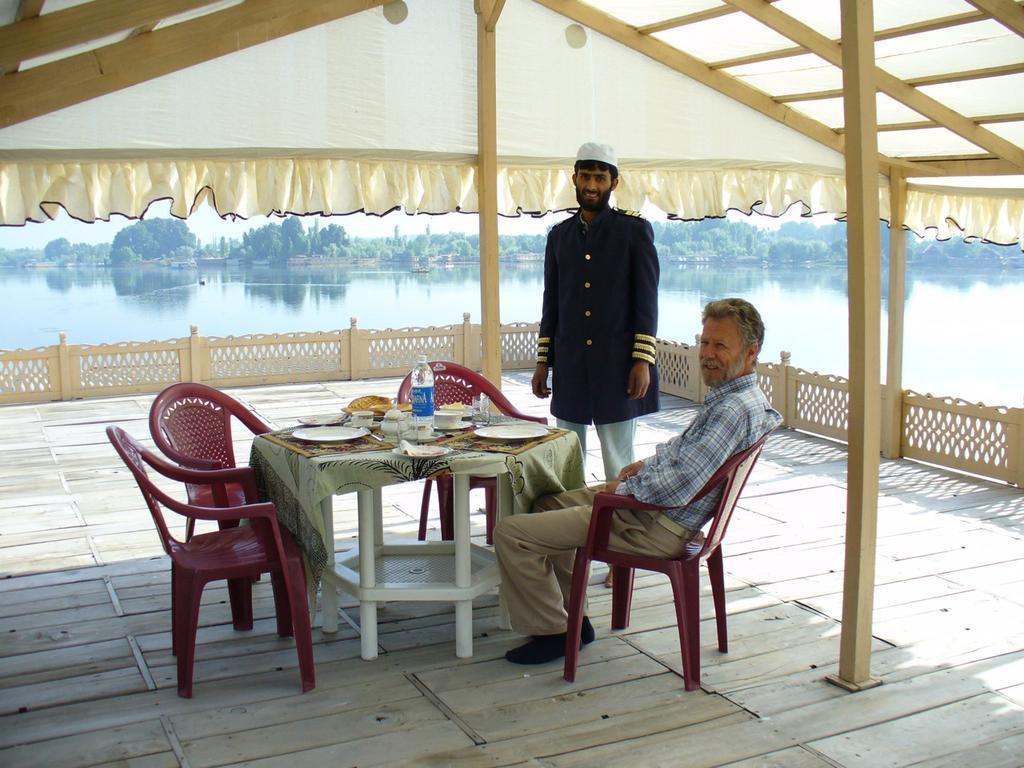 Khilona Luxury Heritage Houseboats Σριναγκάρ Εξωτερικό φωτογραφία
